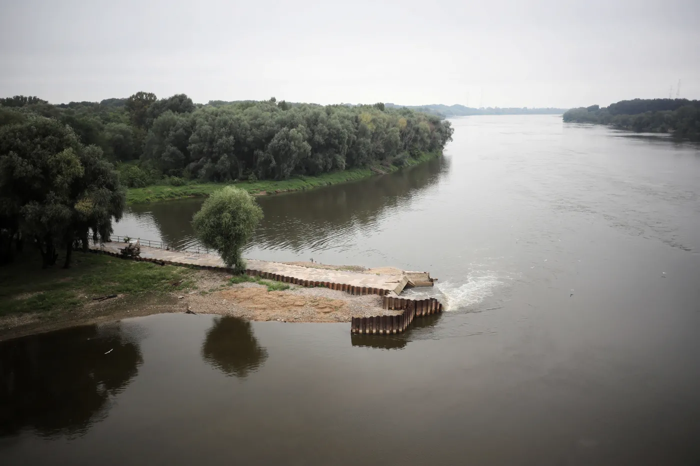 Sztab kryzysowy ws. Czajki zwołany na jutro. Awaryjny system zrzutu ścieków będzie pod Wisłą