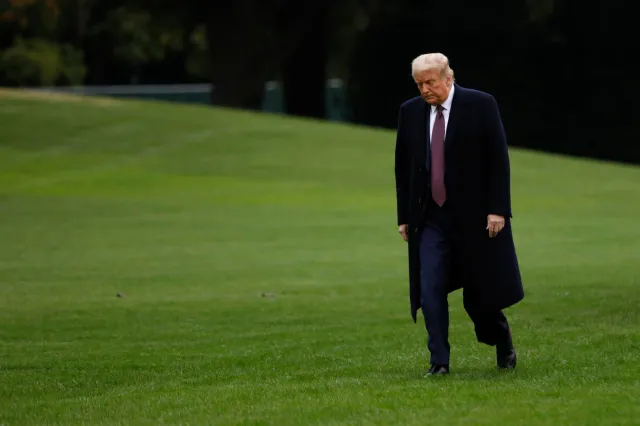 Biały Dom: Prezydent Trump jest hospitalizowany. W ramach leczenia otrzymał lek remdesiwir