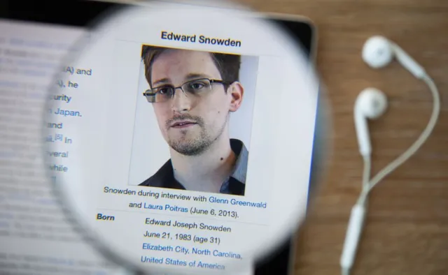 Edward Snowden postanowił przyjąć obywatelstwo rosyjskie