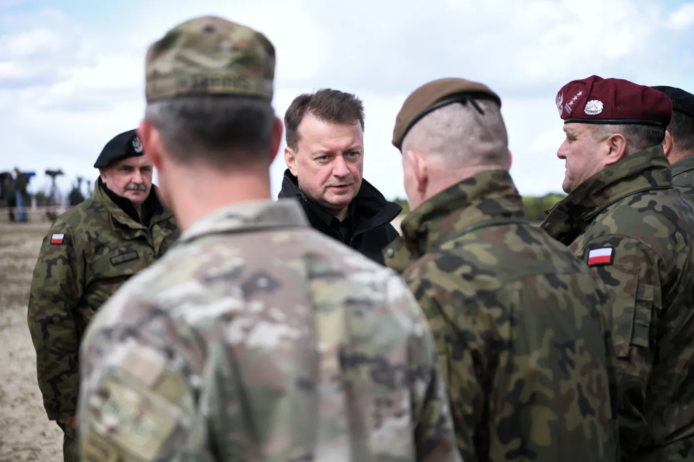 Mariusz Błaszczak, Jarosław Mika