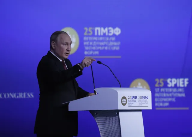 Cyberatak na forum ekonomiczne w Petersburgu. Putin ostro o sankcjach na Rosję