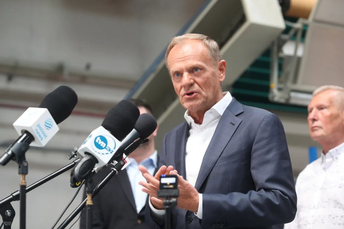 Polacy uważają, że Donald Tusk po objęciu władzy zlikwidowałby programy społeczne [SONDAŻ]