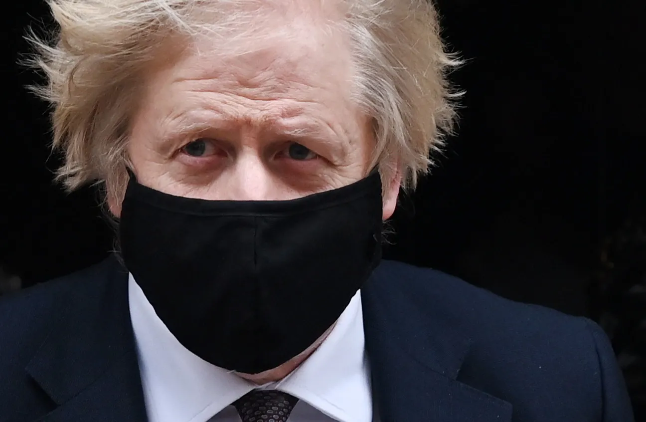 Premier Johnson przyjął szczepionkę firmy AstraZeneca