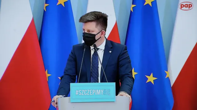 Dworczyk: Osoby zapisane w wyniku błędu na kwiecień, otrzymają w piątek propozycję terminu szczepienia na maj