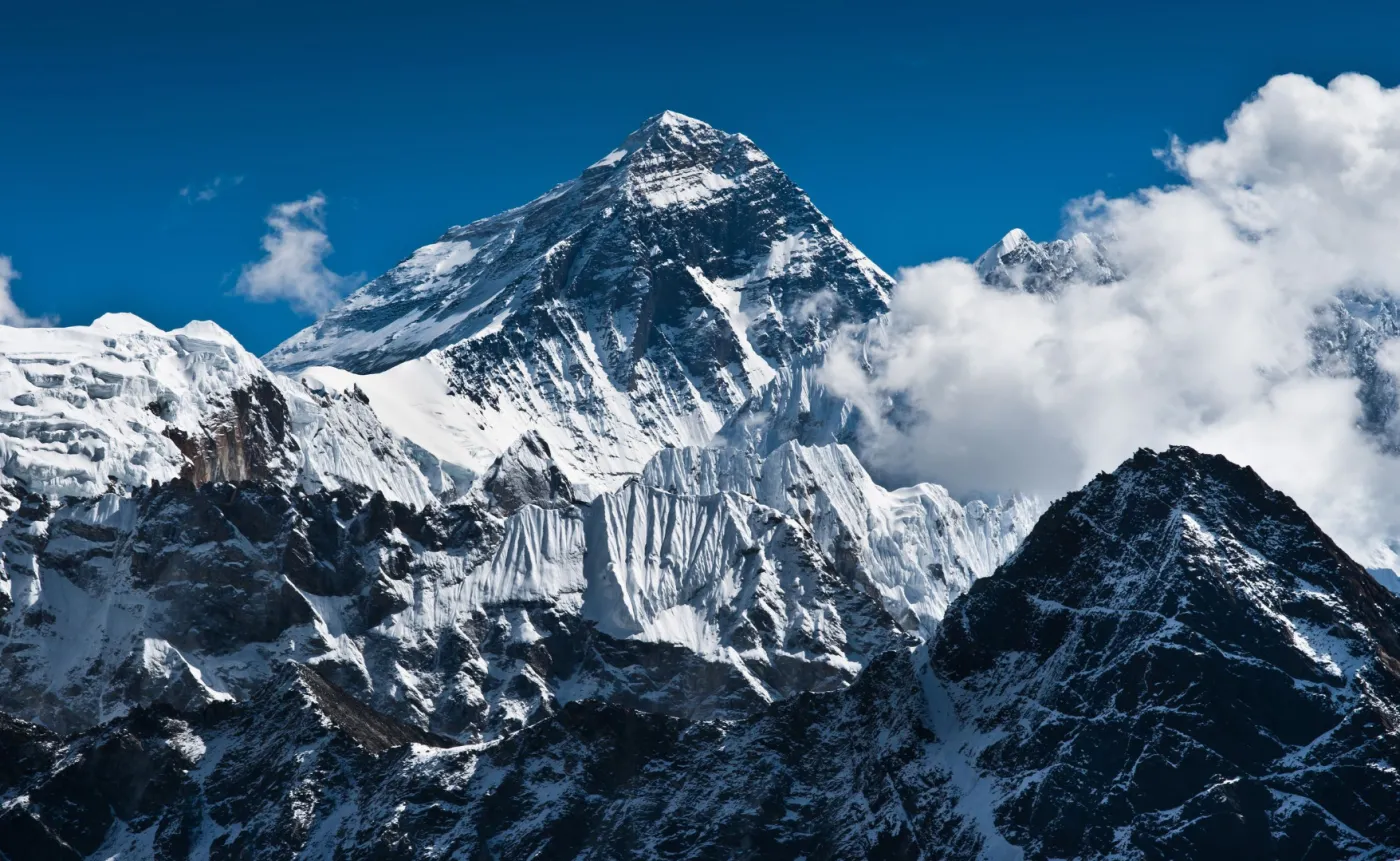 Chiny utworzą „linię podziału” na szczycie Mount Everest. Powód? Covid-19
