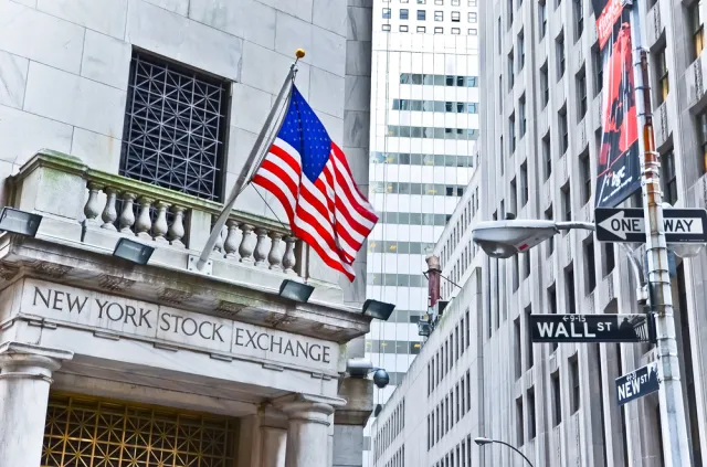 Wzrosty na Wall Street. Pandemia ogranicza apetyt na ryzyko inwestorów