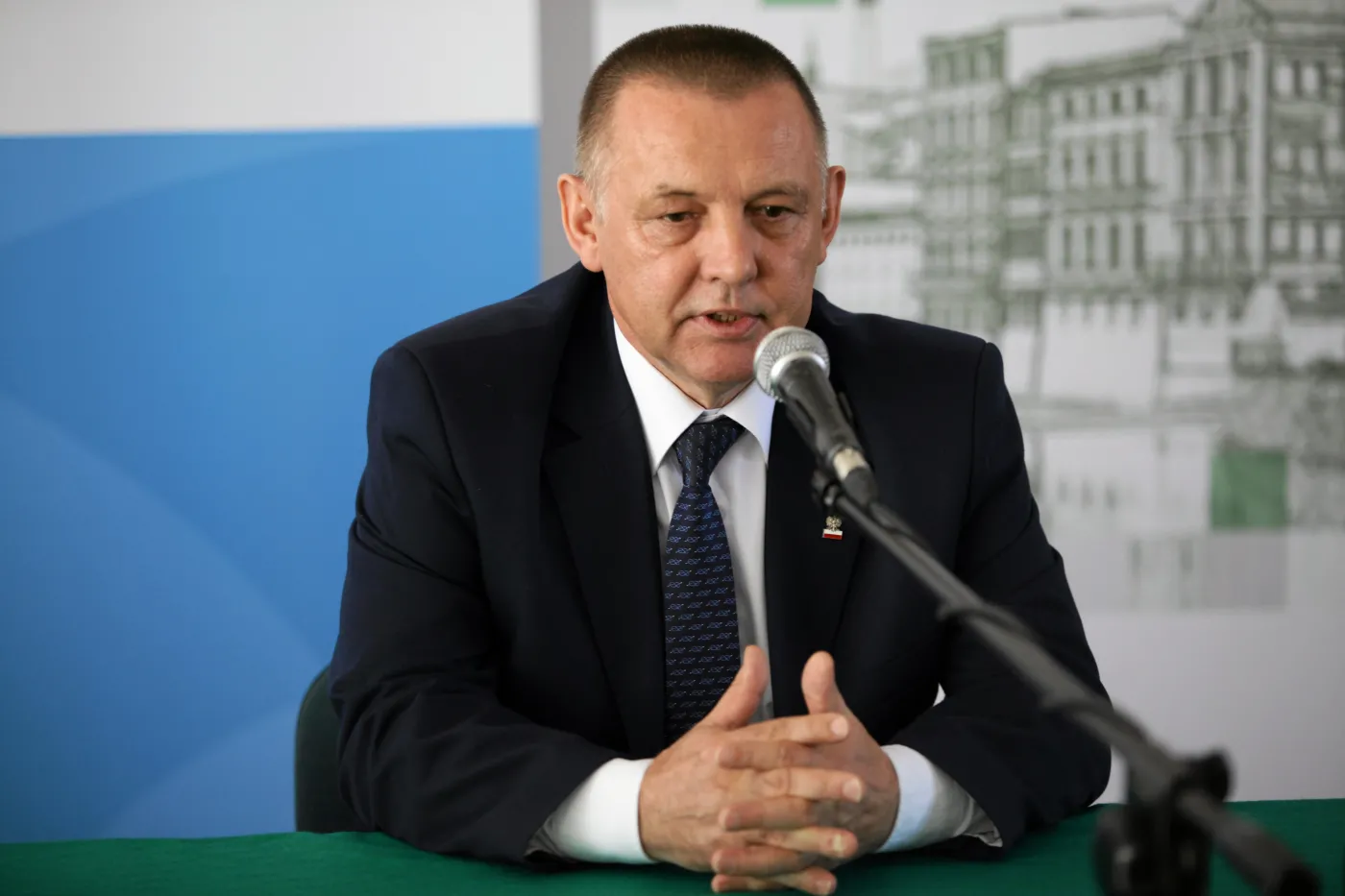 Były szef NIK: Zawieszenie Banasia byłoby gwoździem do trumny w relacjach z UE