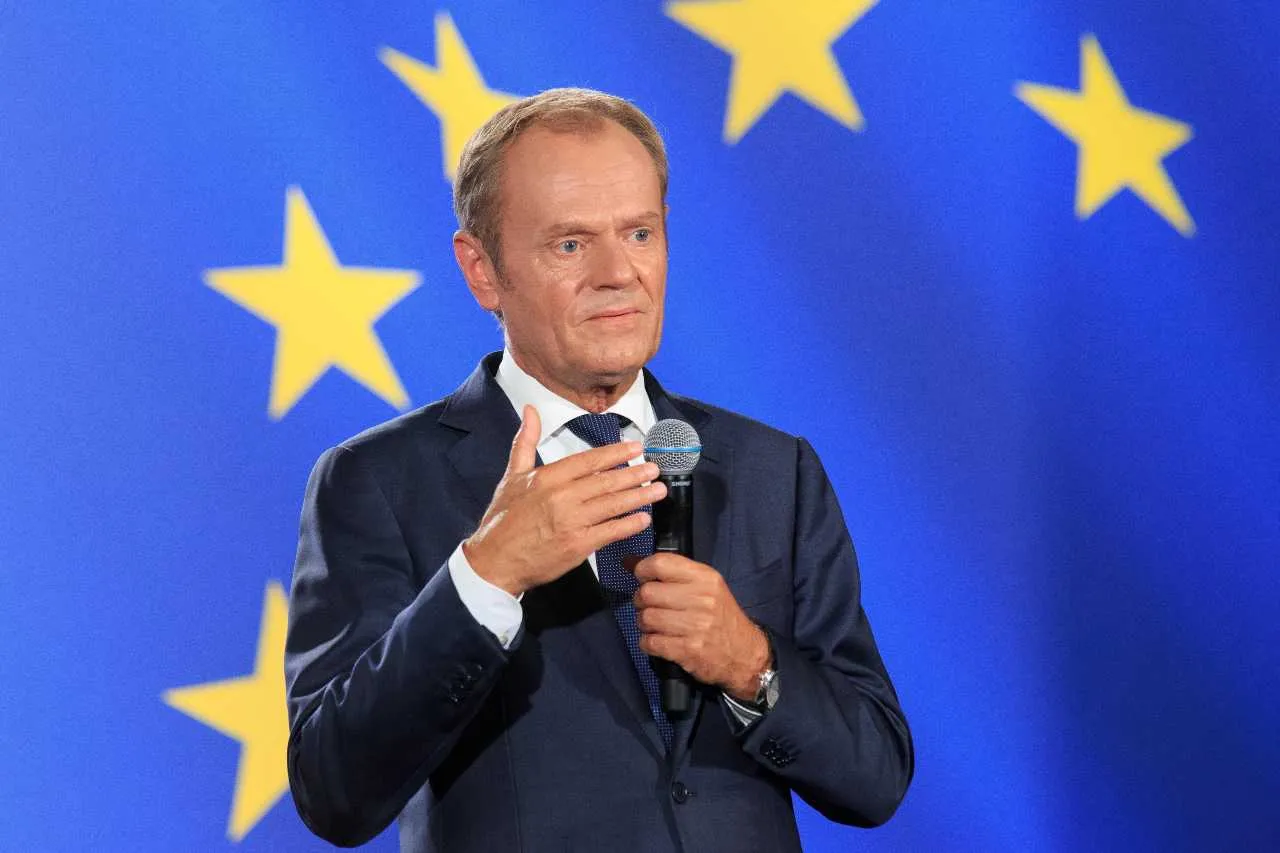 Tusk o wywiadzie dla "FT": Świat zdębiał po zapowiedzi Morawieckiego o III wojnie światowej