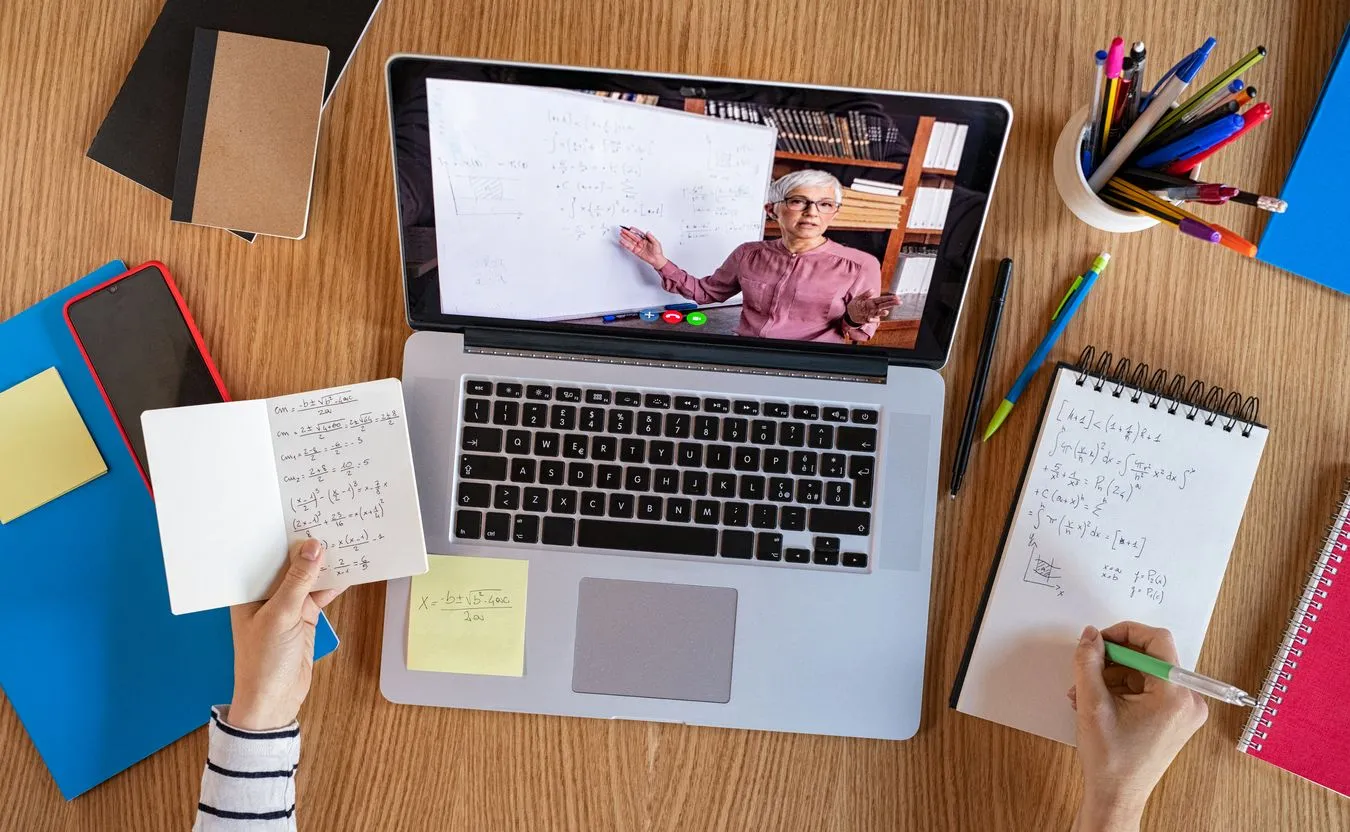 Skutki zdalnego nauczania: młodzież gorzej radzi sobie emocjonalnie, społecznie i edukacyjnie