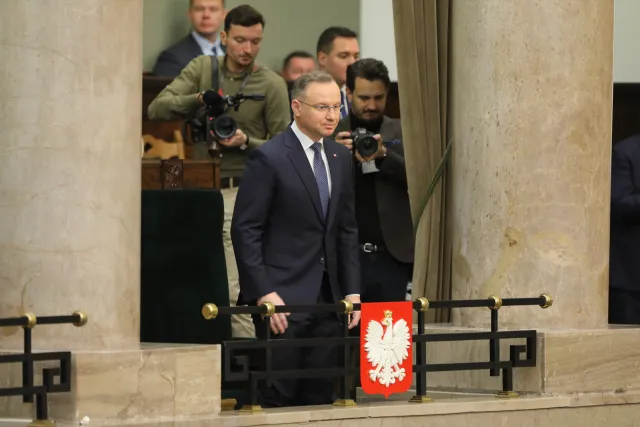 Prawie 2/3 Polaków nie wierzy, że prezydent będzie współpracował z rządem Tuska [SONDAŻ]