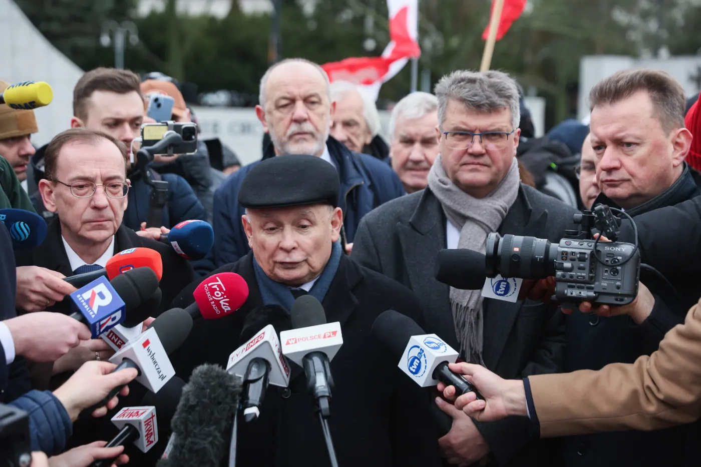 Hołownia o środowych przepychankach pod Sejmem: Wyciągniemy konsekwencje wobec osób hańbiących polski mundur