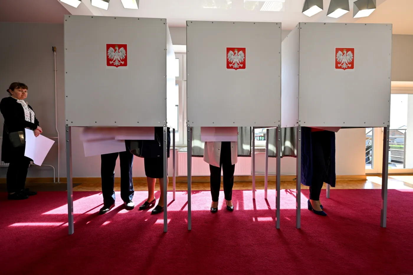 PKW: Frekwencja w wyborach samorządowych do godz. 17 wyniosła 39,43 proc.