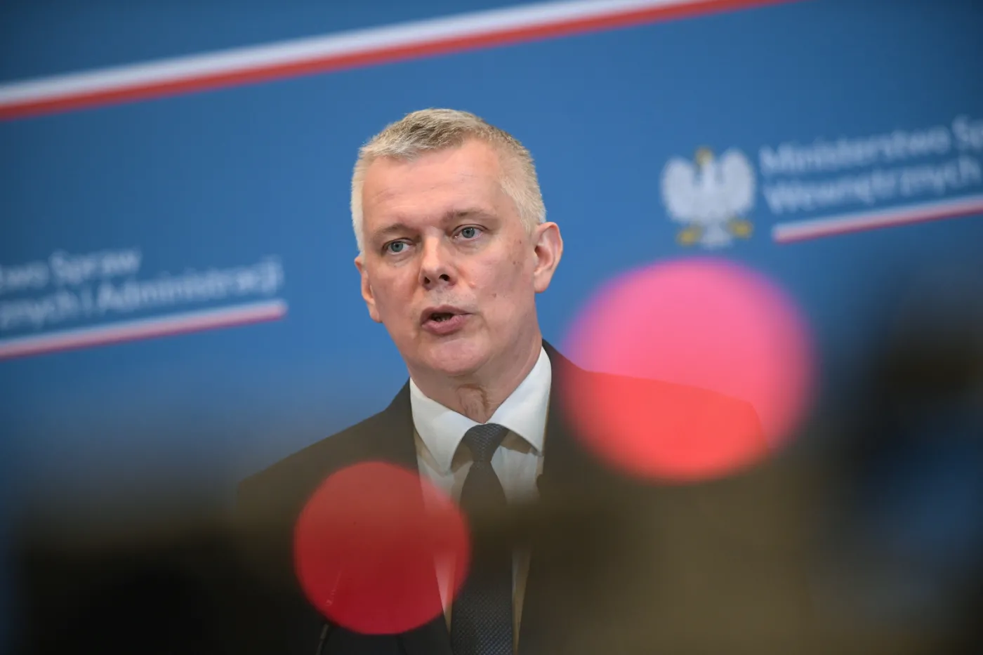 Wybory do Parlamentu Europejskiego będą celem cyberataków? Szef MSWiA zabrał głos