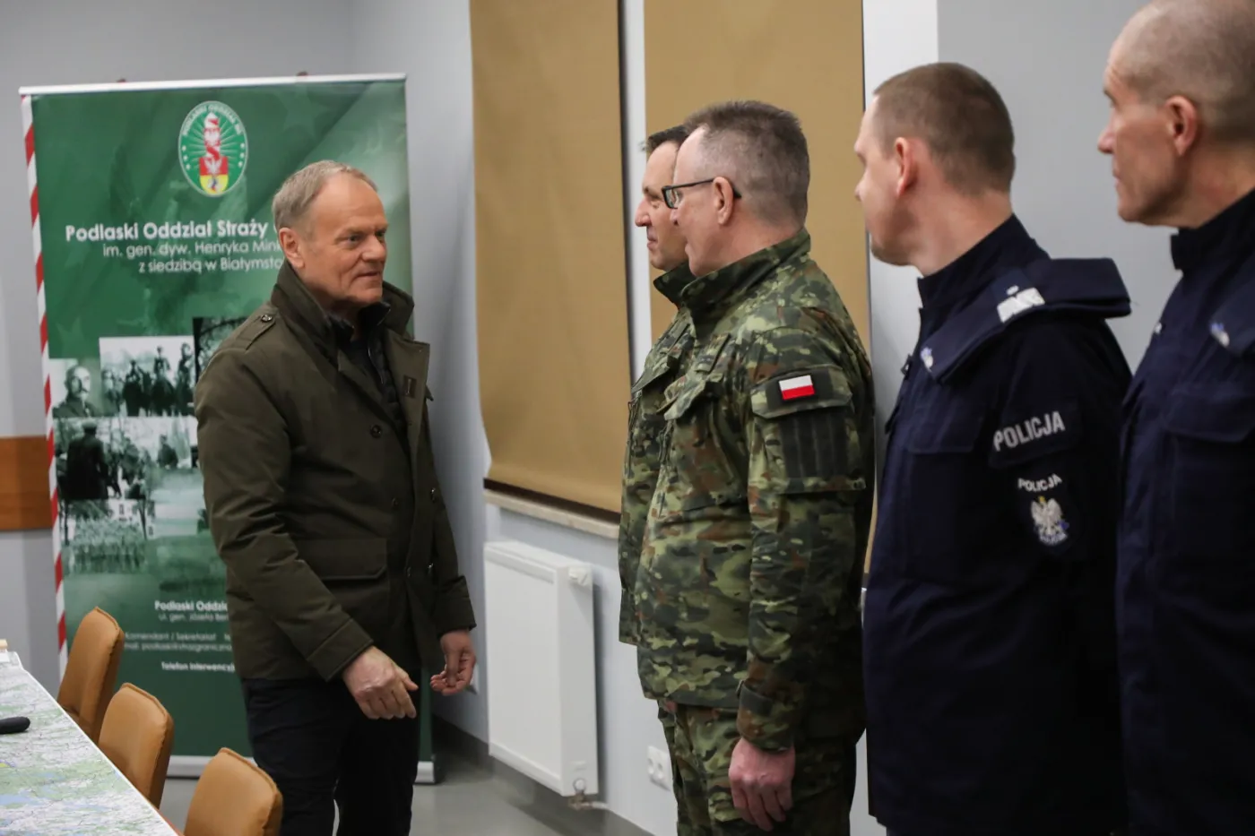 Rośnie presja migracyjna na Polskę. Premier Tusk pojechał na granicę z Białorusią