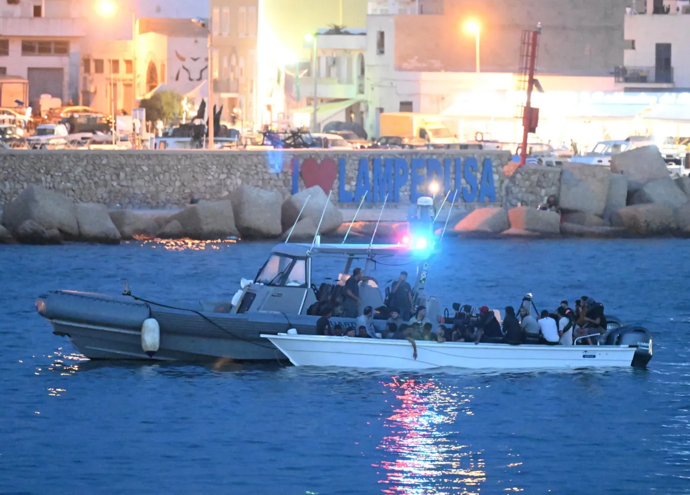 Coraz więcej migrantów na Lampedusie. Agencja Frontex zwiększy wsparcie dla Włoch
