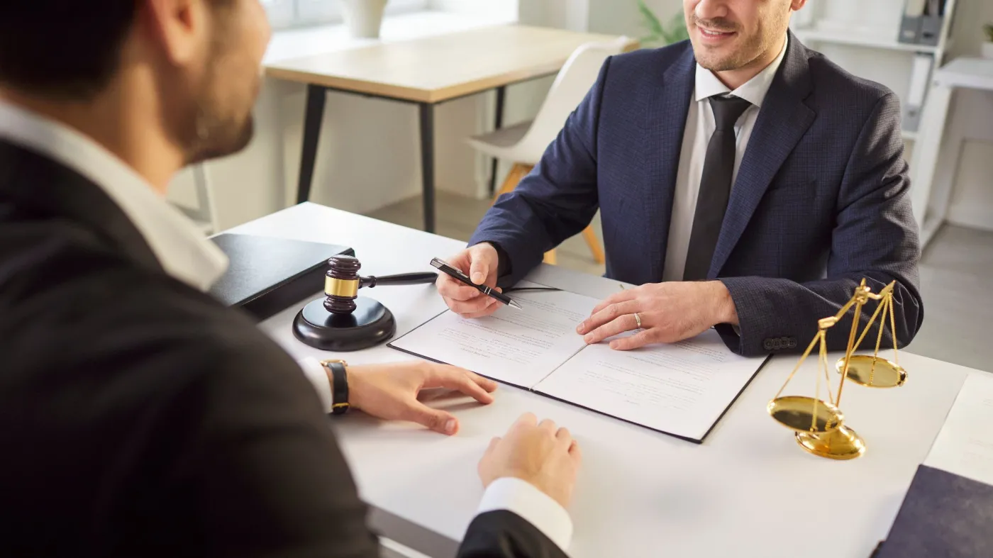 Client,Engaging,In,A,Conversation,With,A,Lawyer,Or,Attorney,