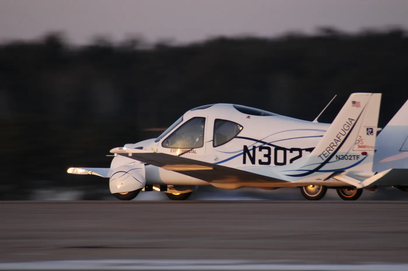 terrafugia_side_236442.jpg