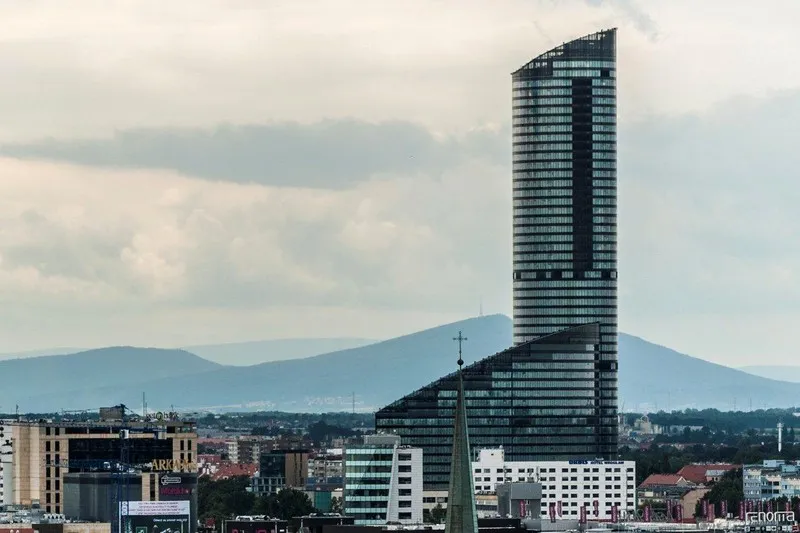 Ceny apartamentów w chmurach szybują mimo kryzysu