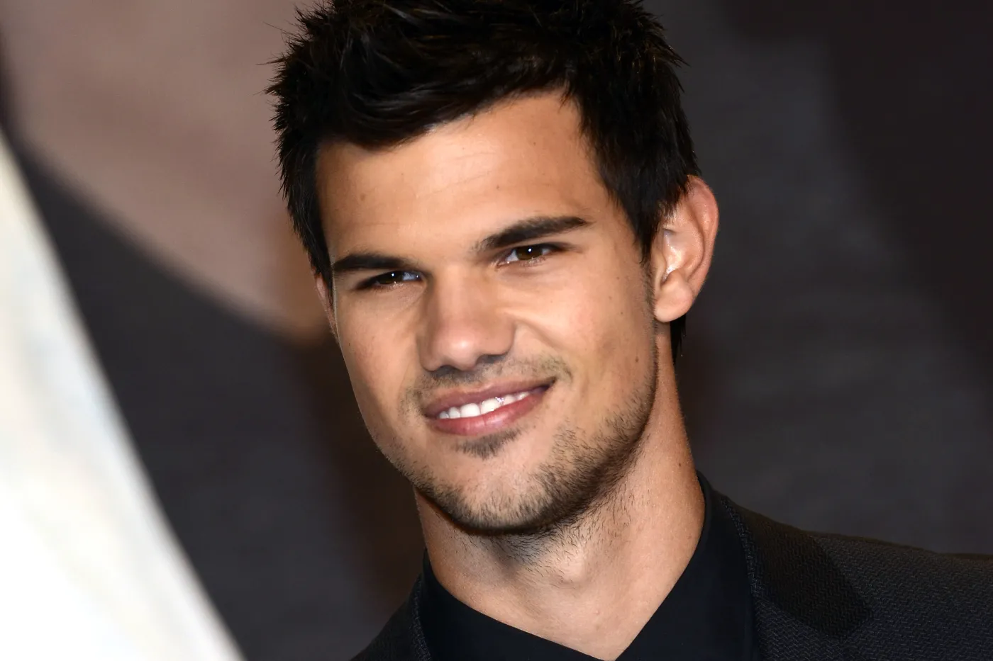 1512616-taylor-lautner.jpg