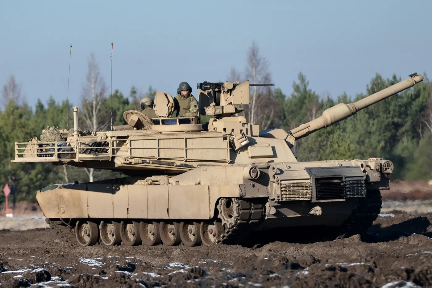 2384535-czolg-abrams.jpg