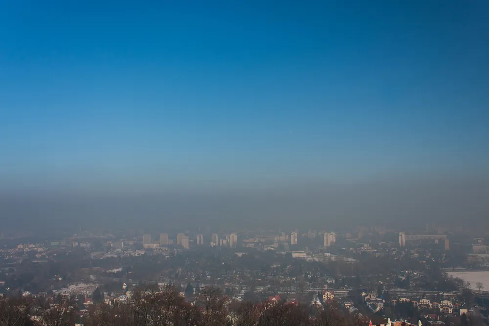 Czy smog w Polsce to akcja, która wywoła reakcję w mieszkaniówce?
