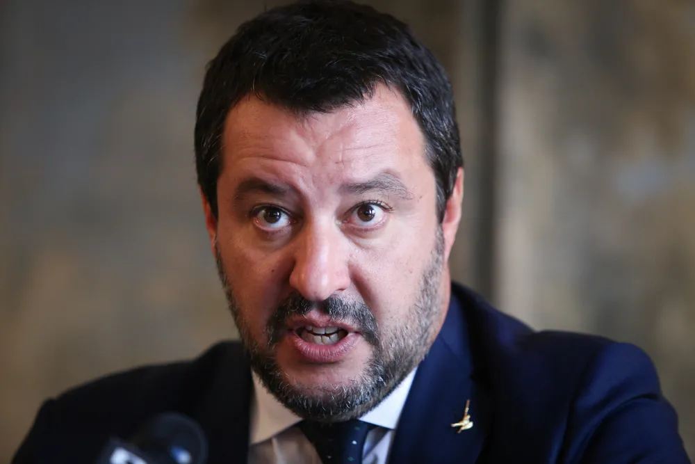 Politico: skandal w Austrii może utrudnić zjednoczenie części prawicy w PE