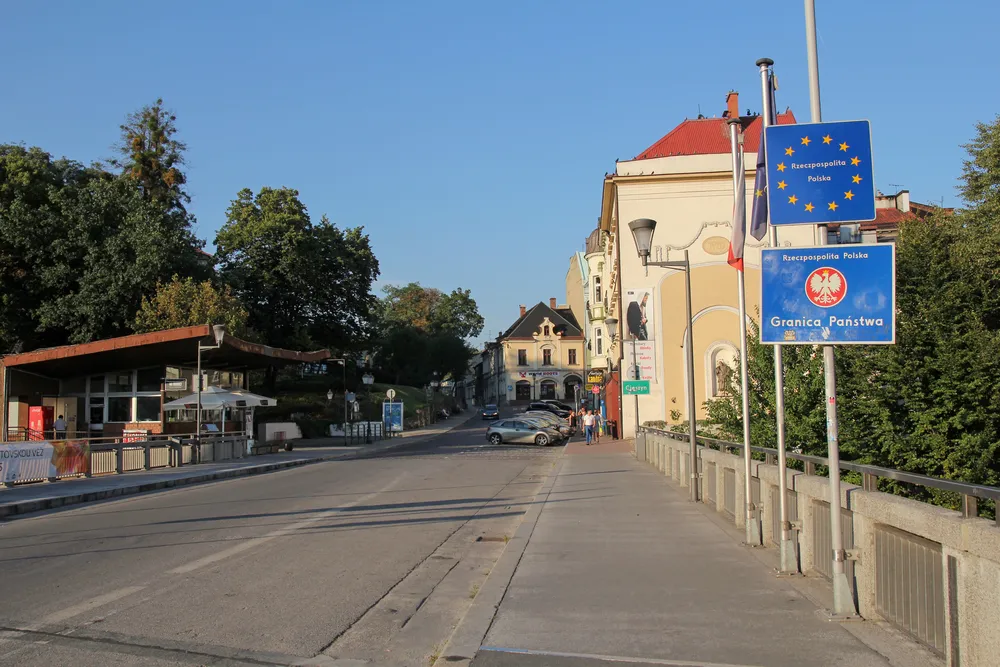 Rząd przedłużył zamknięcie granic do 13 kwietnia