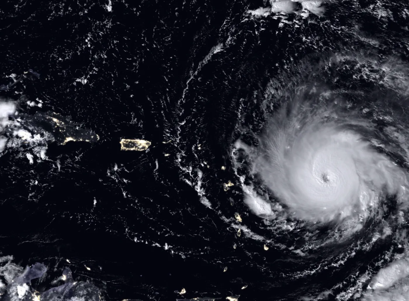 Irma zyskuje na sile. Znów jest huraganem kategorii 5
