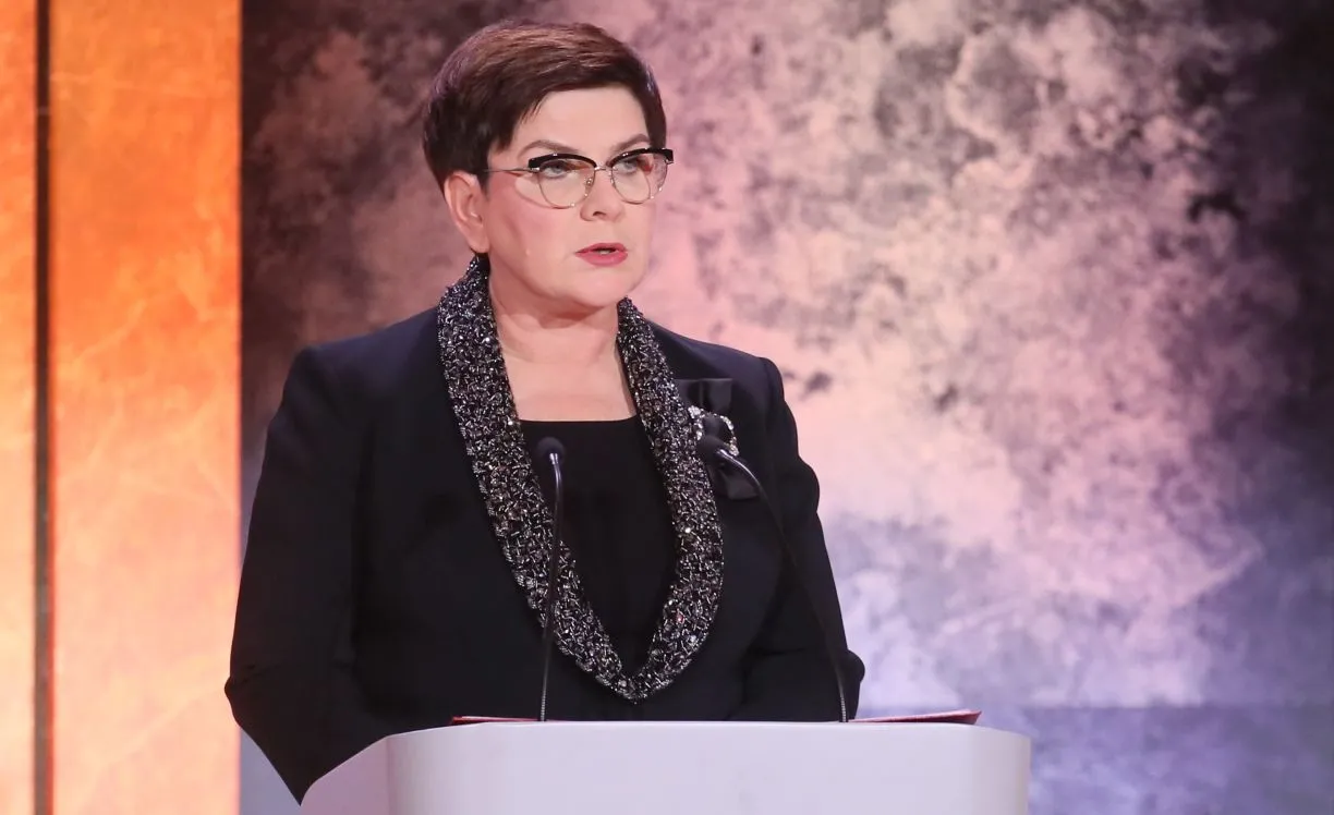 Szydło: Tusk i Bieńkowska dali sobie naiwnie narzucić narrację, w myśl której UE dba jednakowo o wszytkich