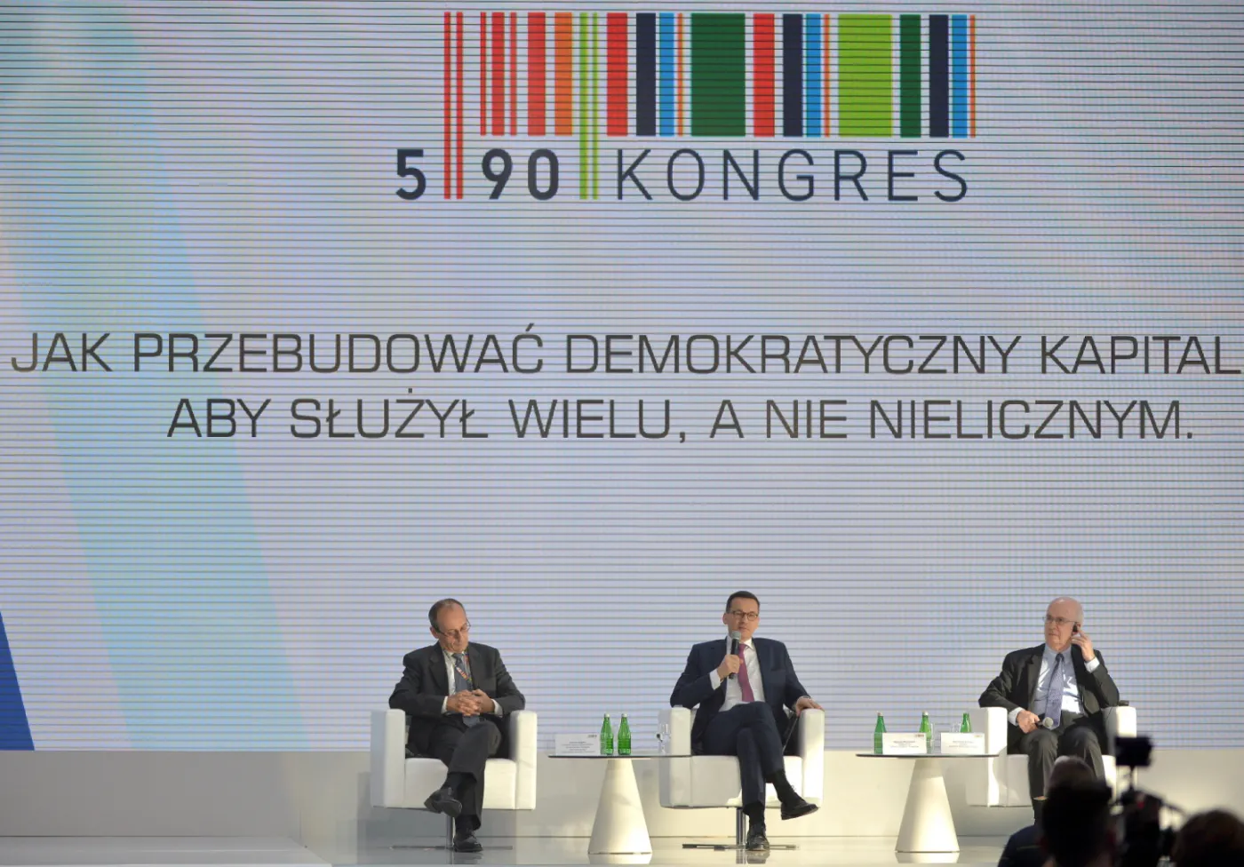Niewidzialna ręka rynku to za mało, czyli kapitalizm po polsku