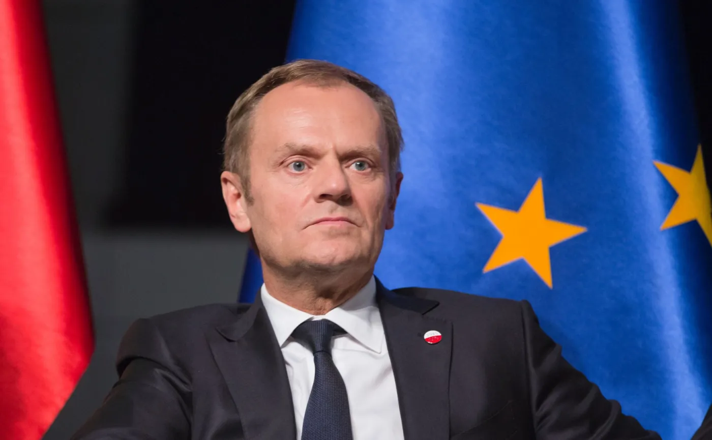 Tusk: PiS nie spiera się o to, jaka ma być Europa, tylko czy Polska ma być dalej jej częścią