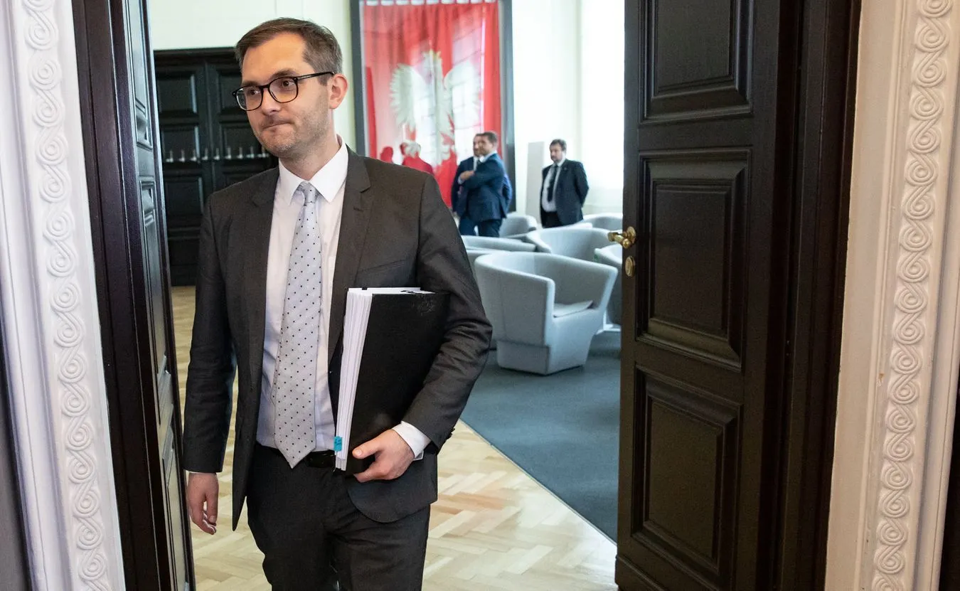 Wiceminister Niedużak o pozwach firm: Trudna sytuacja, to nie skutek decyzji państwa, lecz pandemii