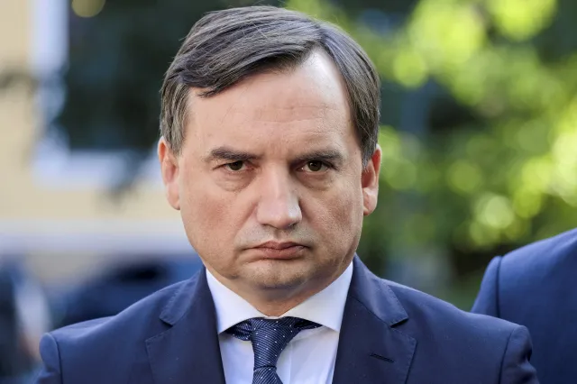 Powiedzcie, czego mamy się bać. O Funduszu Odbudowy i Ziobrystach