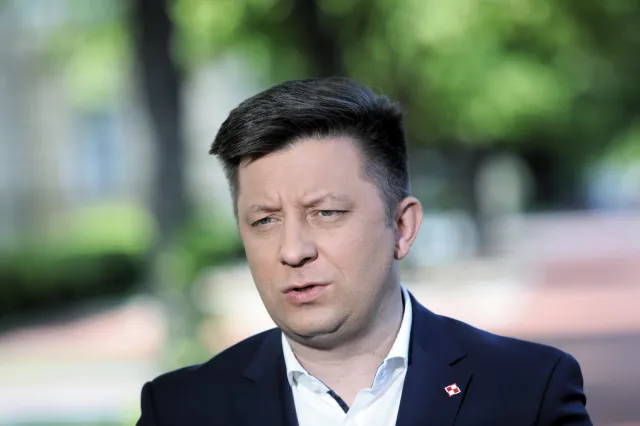 Dworczyk: Rozważamy szczepienia przeciwko Covid-19 w szkołach