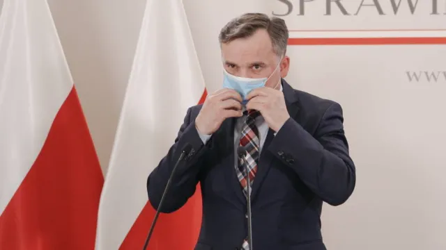 Lądowanie samolotu w Mińsku. Ziobro polecił wszcząć śledztwo w tej sprawie