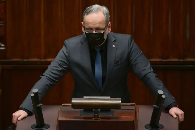 Niedzielski: Możliwe dodatkowe obostrzenia sanitarne dla zakażonych niebezpiecznymi wariantami koronawirusa