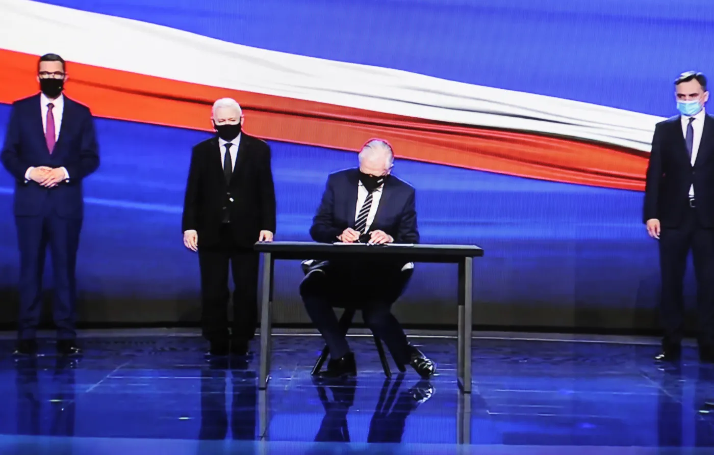 PiS ustąpi w sprawie składki zdrowotnej? Polski Ład ściga się z czasem