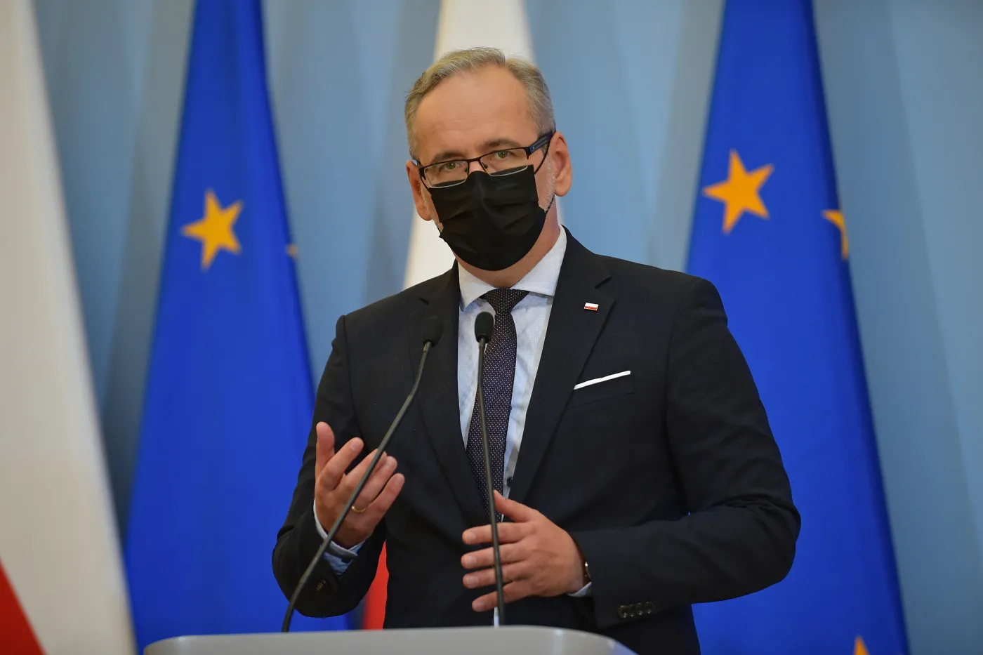Niedzielski: Wariant Delta wypiera inne mutacje Covid