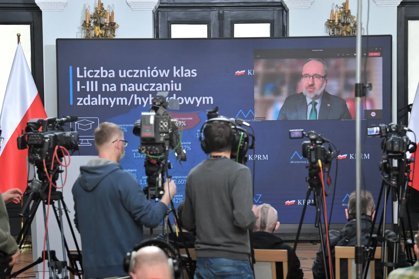 Niedzielski: Nie dajmy rozpędzić się trzeciej fali pandemii. Pomoże stosowanie zasad DDMAW