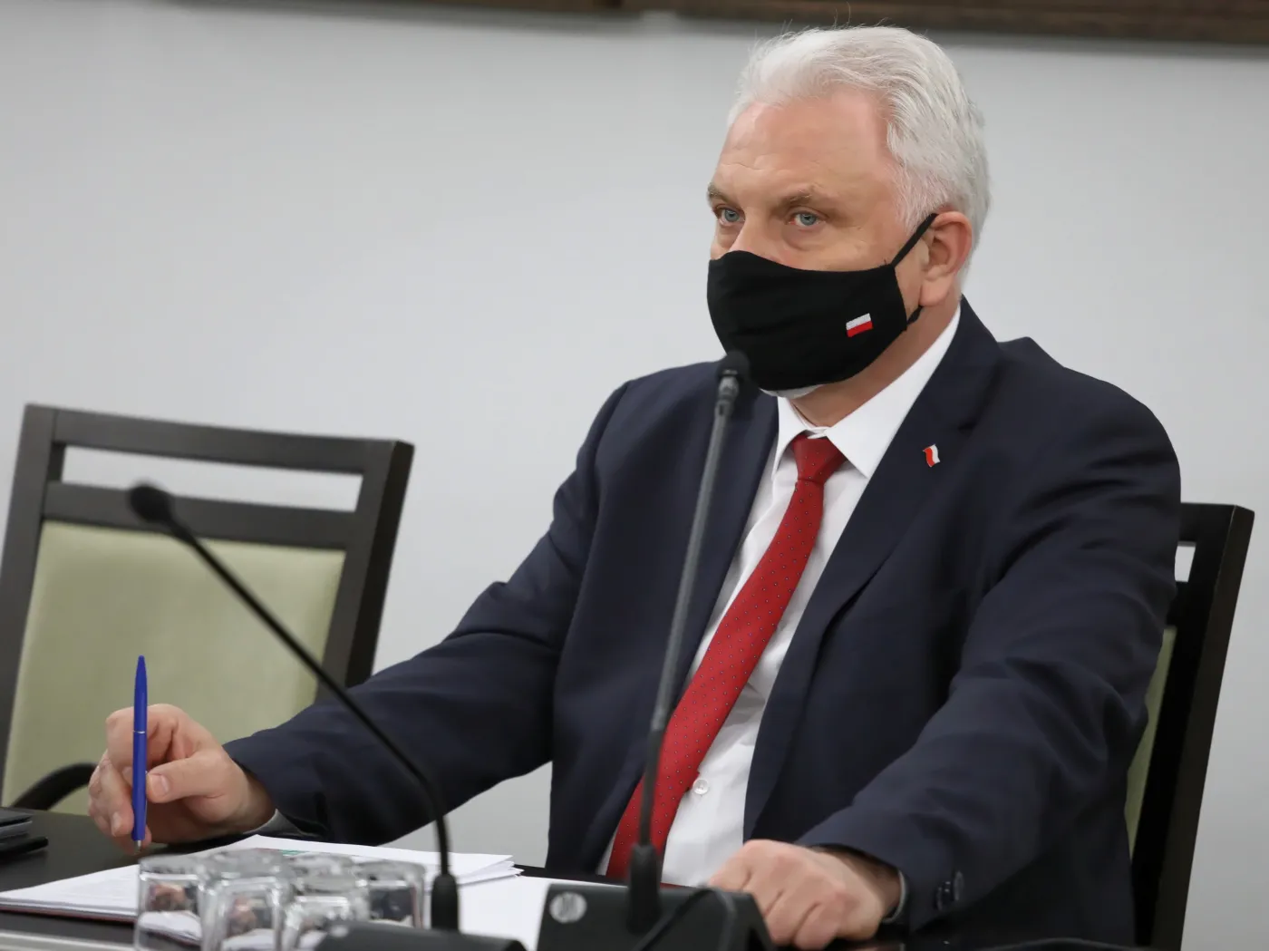 Nie ma decyzji, żeby włączać kolejne województwa do obszaru obostrzeń