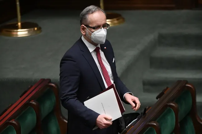 Niedzielski: Rząd jeszcze się nie zaszczepił, bo respektuje reguły, które sam przyjął