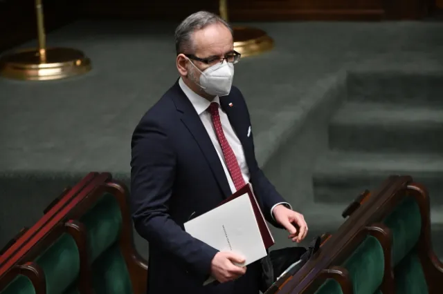 Będą kolejne obostrzenia? Niedzielski komentuje