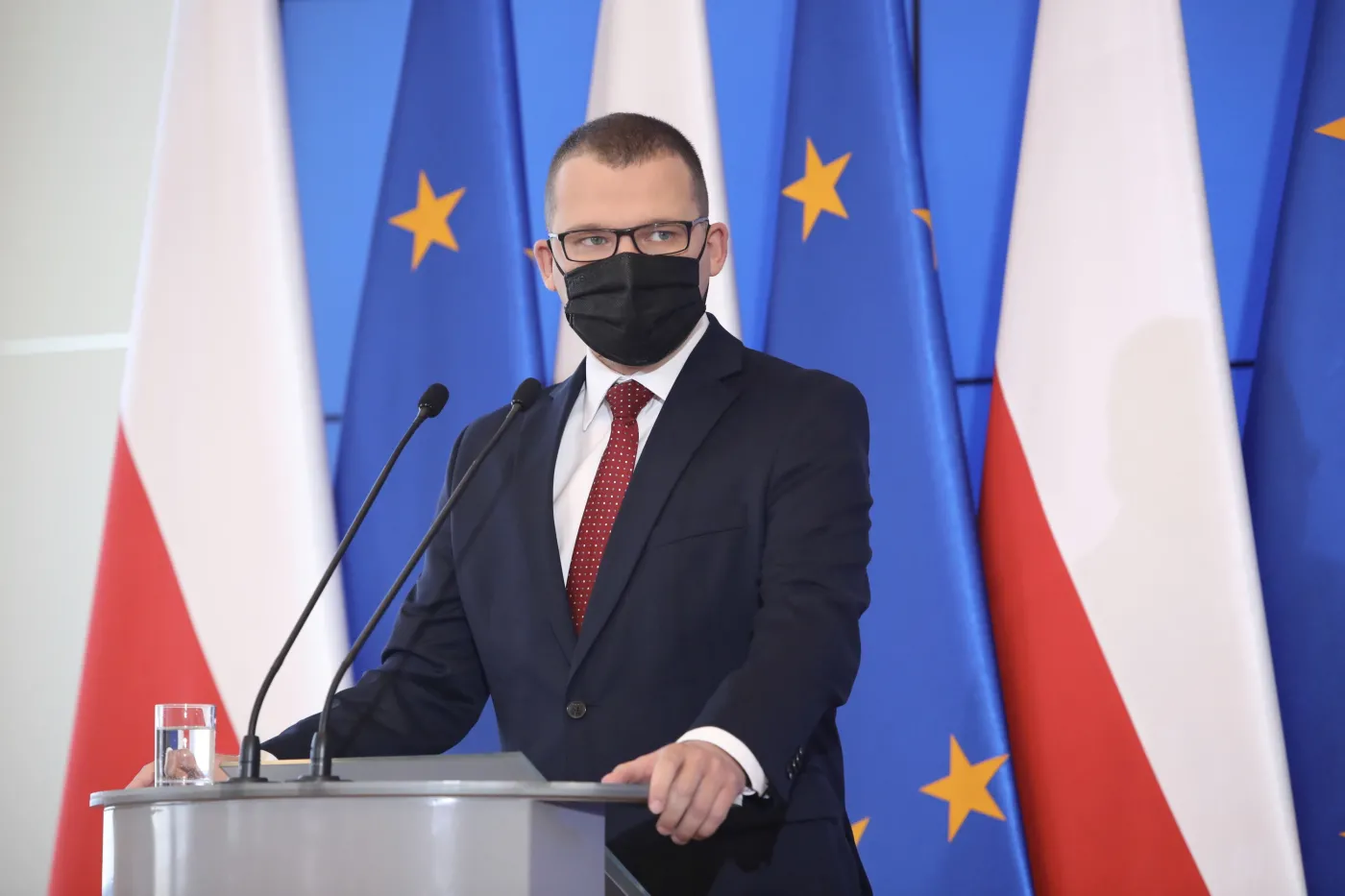 Szefernaker: Obie niedzielne manifestacje na Starym Mieście były legalne