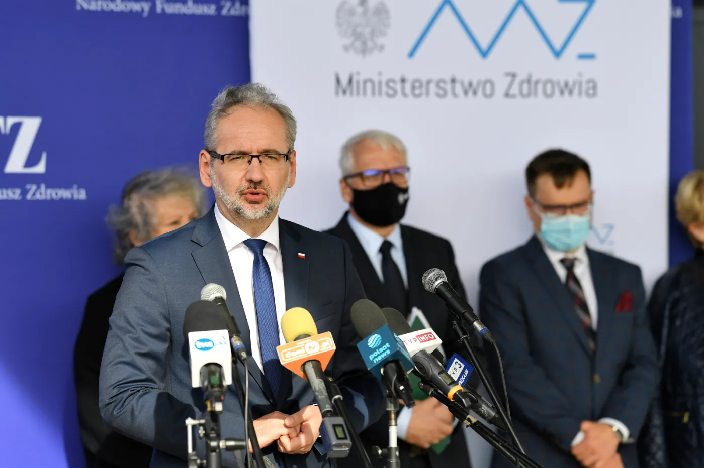 Niedzielski o "eksplozji pandemii" w Polsce. Zapowiada dodatkowe kontrole sanepidu i policji