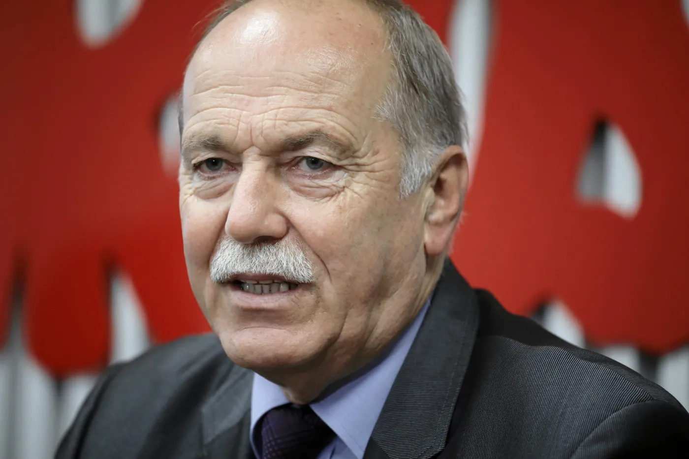 Podwyżki dla nauczycieli: Solidarność znowu ugnie się przed rządem? [OPINIA]