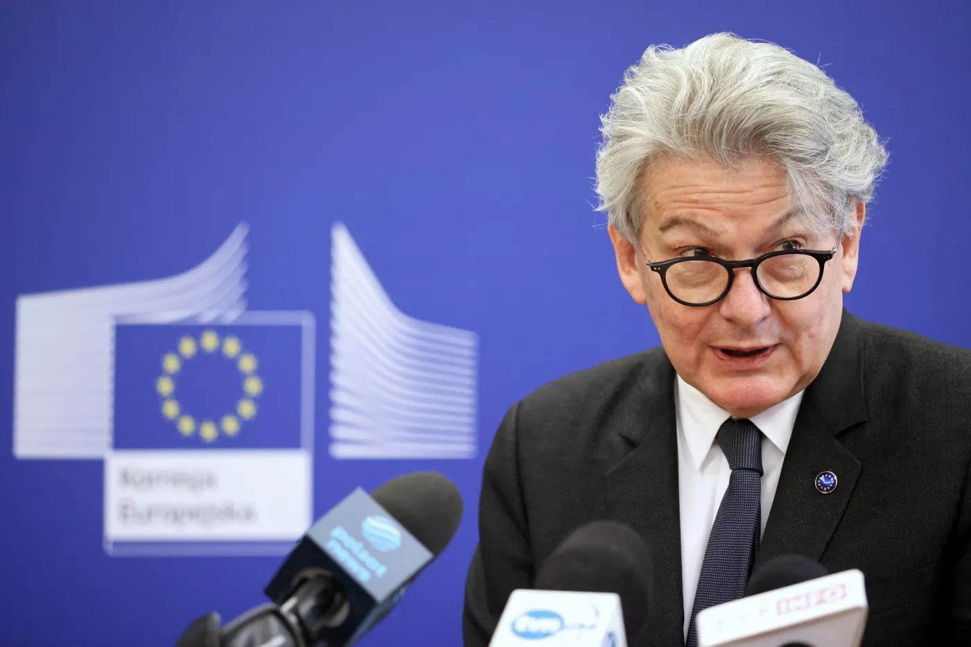 Premier rozmawiał z unijnym komisarzem ds. rynku wewnętrznego Thierrym Bretonem