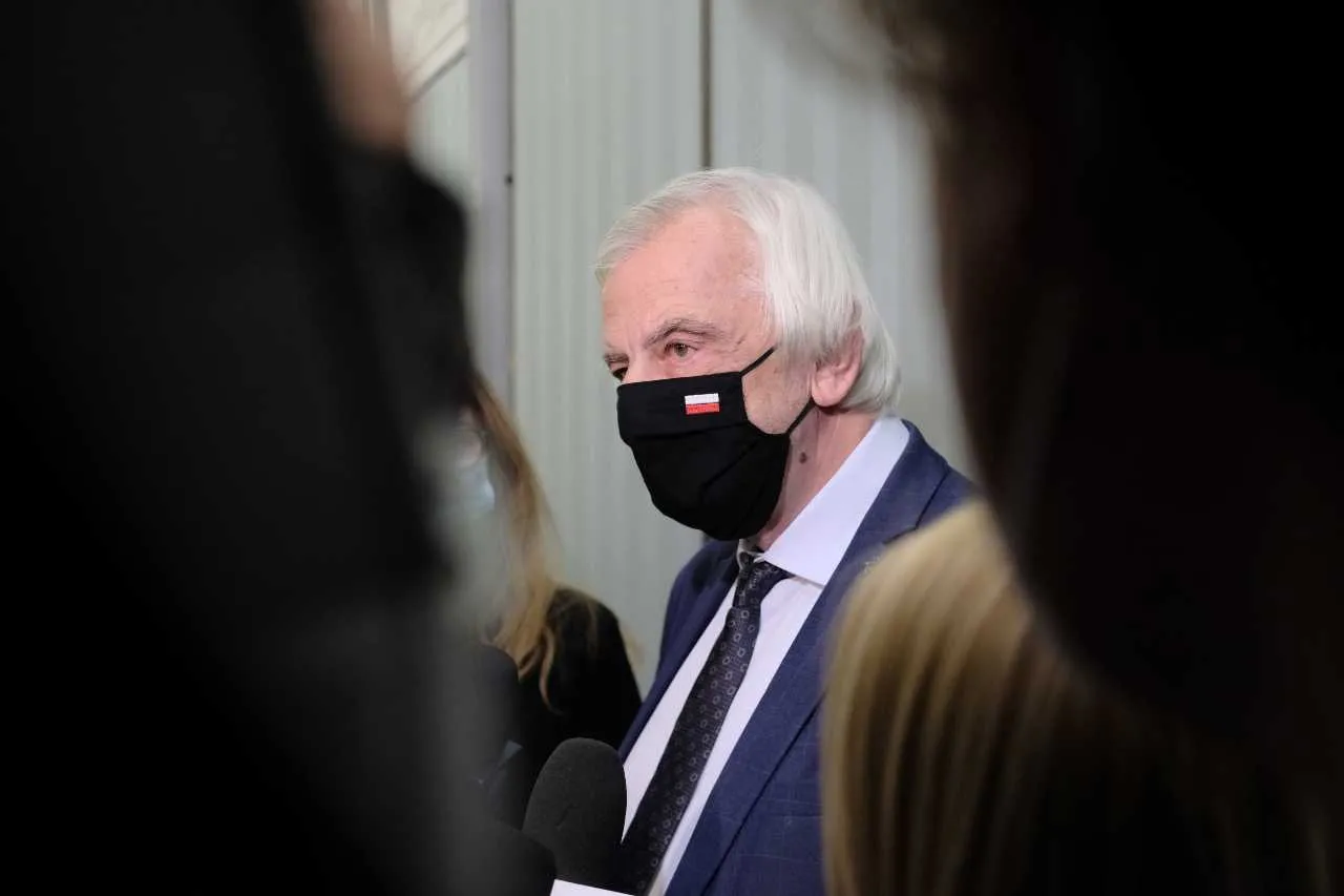 Terlecki o niższych pensjach nauczycieli: Wynikają z niewypełnienia odpowiednich dokumentów