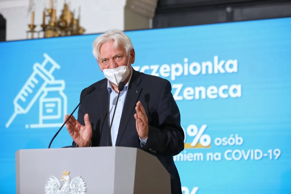 Prof. Horban: Wprowadzić mechanizmy prawne, które przymuszą ludzi do szczepienia