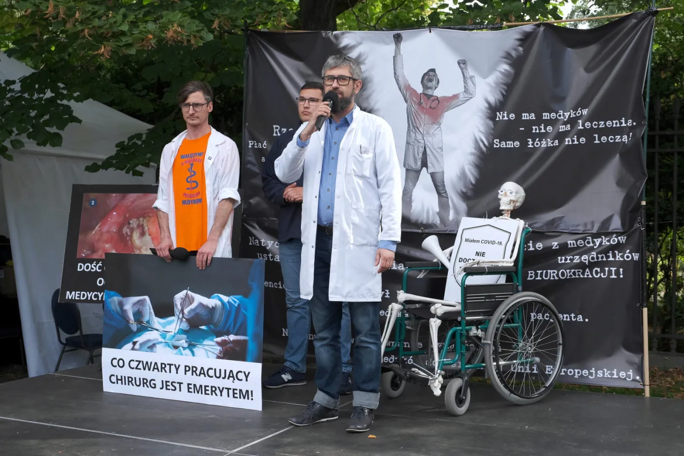 Protestujący medycy: Prosimy o dialog z przedstawicielem premiera, nie ministrem zdrowia