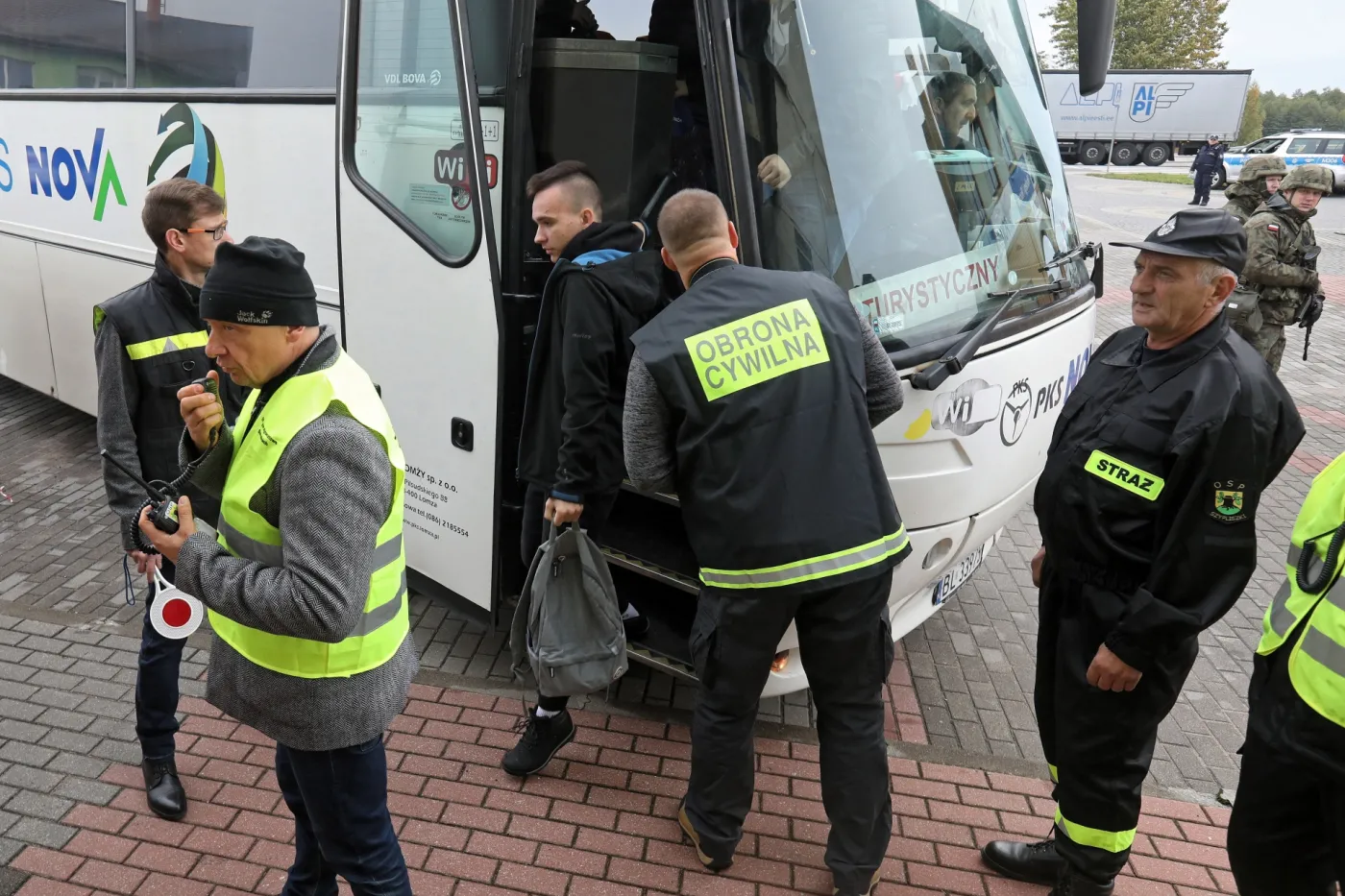 Wielka improwizacja w kwestii obrony cywilnej. "Wielu samorządowców nawet nie ma pojęcia, jak wyglądają tzw. opaski genewskie"